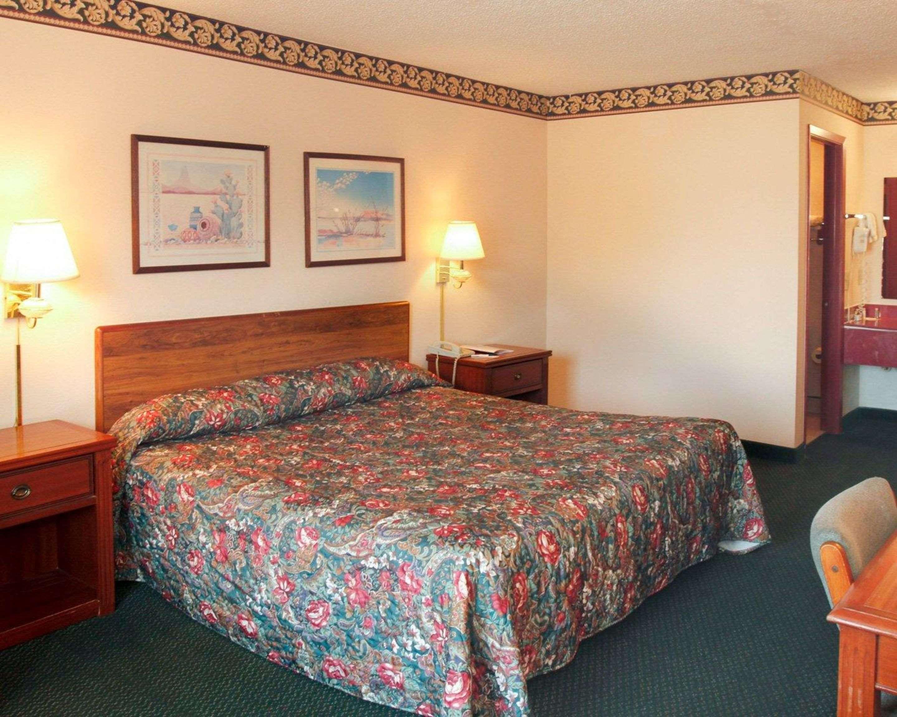 Rodeway Inn Грийнууд Стая снимка
