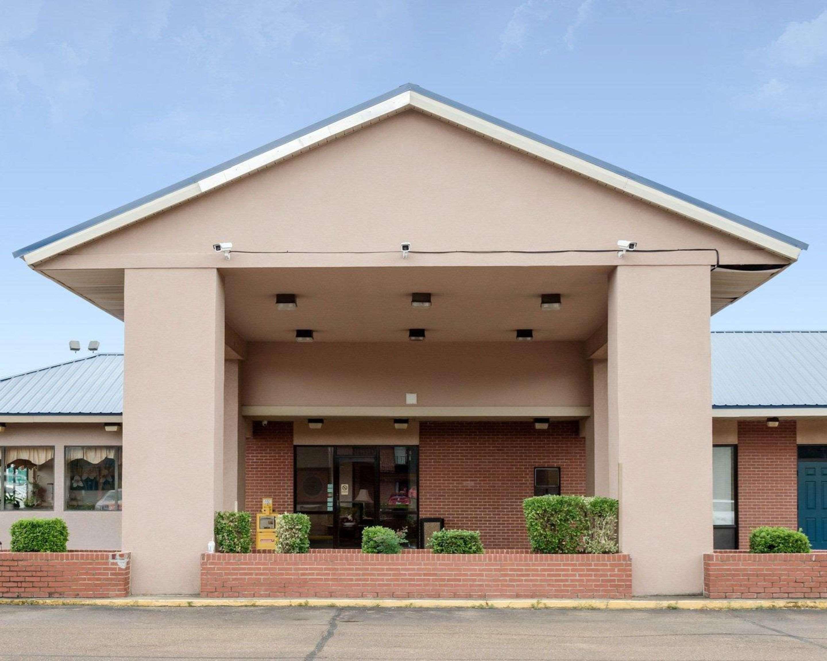 Rodeway Inn Грийнууд Екстериор снимка