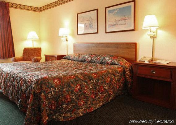 Rodeway Inn Грийнууд Стая снимка