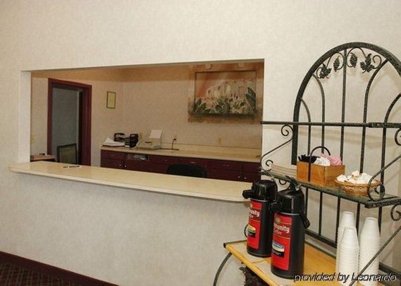 Rodeway Inn Грийнууд Интериор снимка