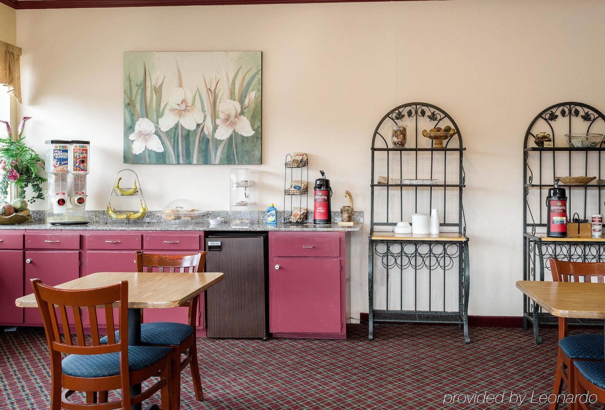 Rodeway Inn Грийнууд Екстериор снимка