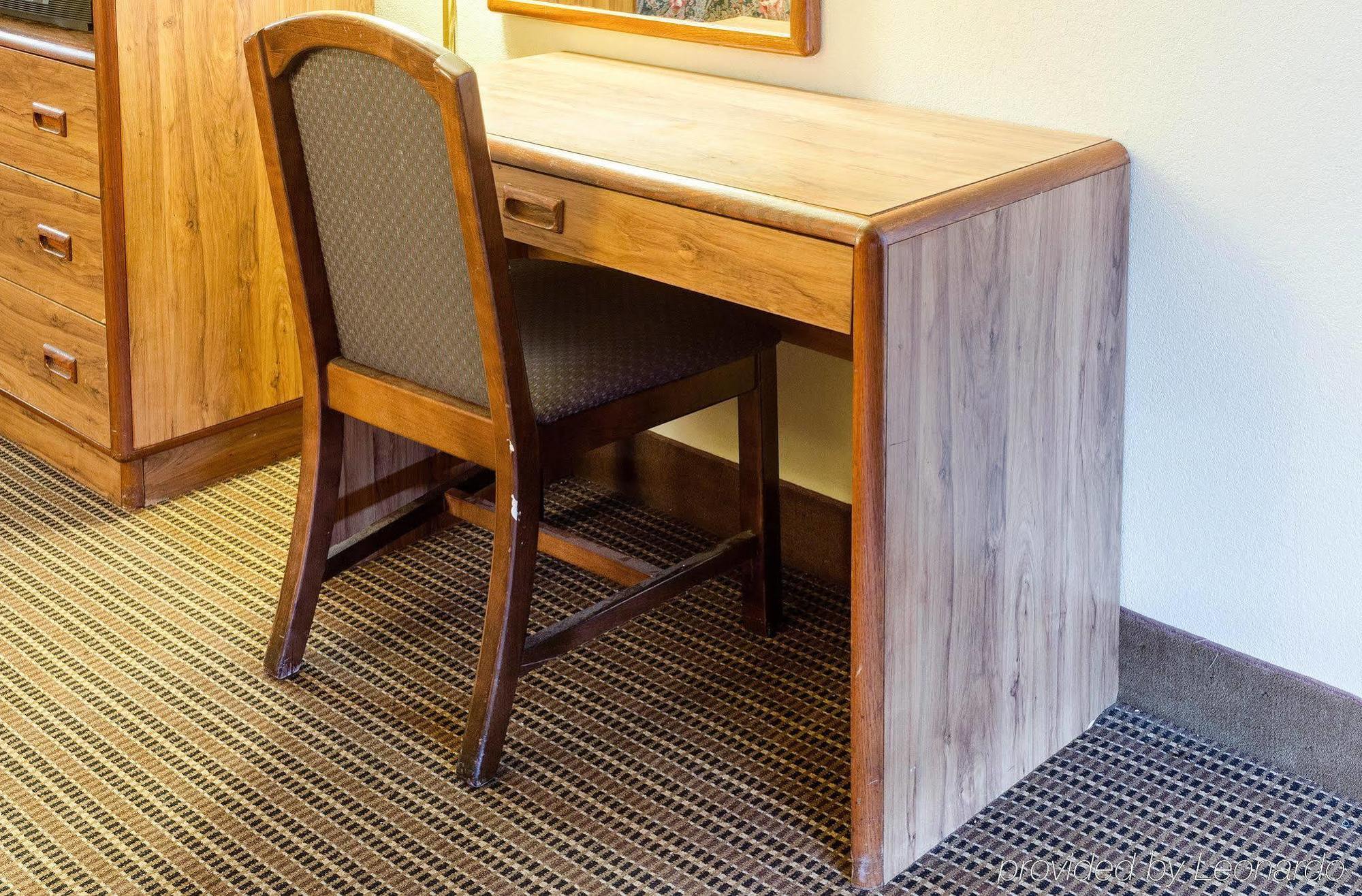 Rodeway Inn Грийнууд Екстериор снимка